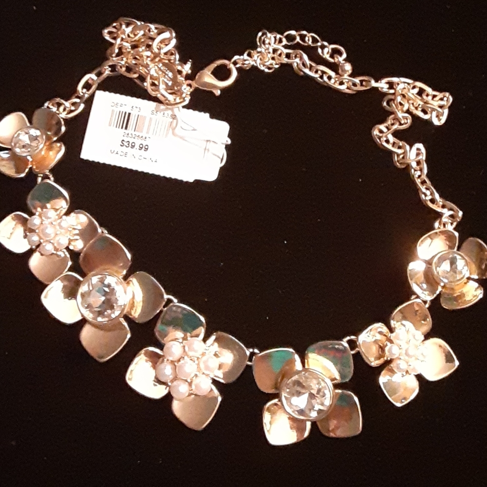 ANN TAYLOR FACTORY GOLD STATEMENT NECKLACE - Picture 4 of 8
